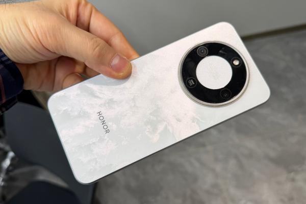 HONOR Magic8 Lite tăvălit serios de mine în China; Primele impresii şi hands on (Video)