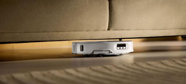 Noul Roborock Qrevo EdgeT ajunge în România; aspirator robot ultra-subțire cu stație automată și funcții dedicate posesorilor de animale