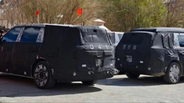 <b>Xiaomi pregăteşte 3 noi maşini electrice, inclusiv un SUV YU9, un model de viteză si un sedan Luxury</b>După ce l-am găsit pe Marques Brownlee foarte încântat de automobilele electrice Xiaomi, privim spre viitorul companiei, care deja produce sute de mii de unităţi pe an. Aparent are 3 noi vehicule în plan, inclusiv un SUV YU9