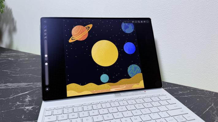 HUAWEI MatePad Pro Max: Display OLED PaperMatte spectaculos, imersiv, viu colorat, acum fără notch