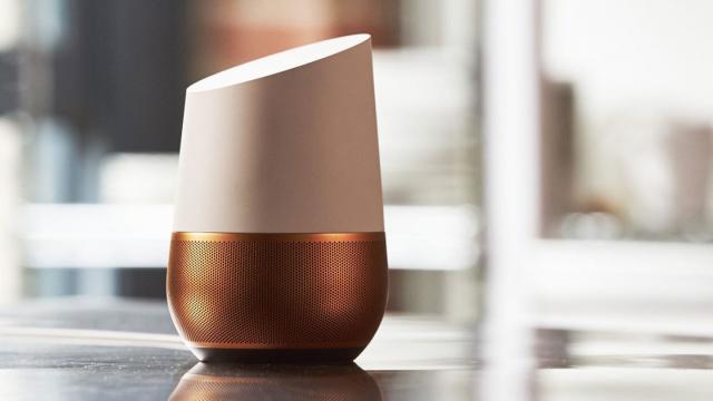 <b>Google I/O 2017: Google Home primeşte suport pentru apelare hands-free, notificări şi Bluetooth; Iată noutăţile</b>De vreme ce până şi Apple se pregăteşte să intre în zona de difuzoare smart cu asistent virtual, e clar faptul că acest segment merge bine. Google nu a adus un nou difuzor de genul la I/O 2017, dar a realizat un update pentru Google Home, cu funcţii noi..