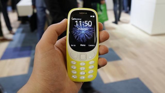 <b>Nokia 3310 (2017) ajunge în oferta operatorului Vodafone România; curând am putea vedea și alte modele ale finlandezilor listate</b>În sfârșit telefonul Nokia 3310 (2017) ajunge în țara noastră, Vodafone fiind operatorul ce în curând va începe comercializarea sa atât la liber, cât și cu abonament. Produsul de față marchează revenirea unui clasic vândut în milioane de exemplare la 