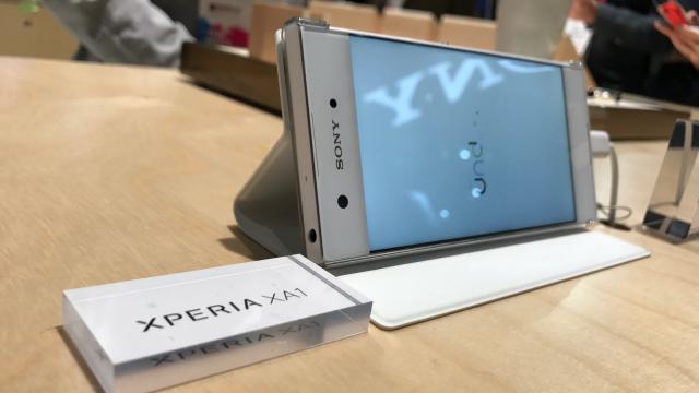 <b>Turul Magazinelor #204: Turul produselor Sony de la consola Vita TV la telefon Xperia nou, aparat foto cu OIS şi sistem de videoconferinţă</b>În această săptămână cei de la Flanco desfășoară o campanie specială de reduceri destinată produselor Sony, motiv pentru care și Turul Magazinelor de astăzi vă aduce recomandări de dispozitive ce poartă inscripția producătorului japonez. De la consola 