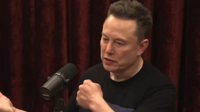 <b>De ce nu va exista vreodată un telefon Tesla; motivul solid dezvăluit chiar de către Elon Musk</b>Avem un motiv cât se poate de solid să credem că Tesla nu va lansa niciodată un telefon mobil, cel puțin nu în formatul pe care îl cunoaștem azi, iar această ipoteză vine chiar din viziunea lui Elon Musk. Potrivit Yahoo Tech, Musk a declarat recent că 