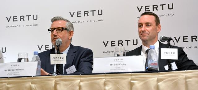 Noul CEO Vertu confirmă că telefoanele de lux vor fi produse în continuare în UK, deşi firma aparţine de Hong Kong acum