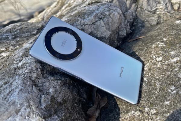 HONOR Magic5 Lite: Baterie cu upgrade însemnat și o autonomie apreciată de DxOmark cu gradul GOLD