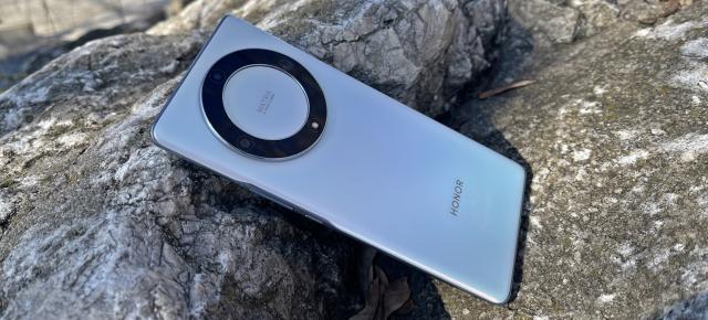 HONOR Magic5 Lite: Baterie cu upgrade însemnat și o autonomie apreciată de DxOmark cu gradul GOLD
