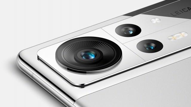 <b>Xiaomi Mix Fold 3 ar putea aduce un senzor foto periscopic; Primesc pliabilele zoom avansat?</b>Despre telefoanele pliabile Xiaomi nu se aud prea multe vești momentan. Compania a lansat modelul MIX Fold 2 anul trecut, un model care surpinde prin greutatea sa redusă și prin talia subțire. În 2023 ne pregătim de un terminal succesor, sub forma