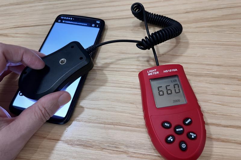 Luminozitate display Motorola RAZR 2022 și ecranul văzut la microscop: Motorola-RAZR-2022_021.jpg