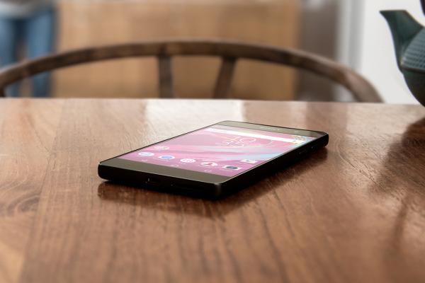 Sony Xperia E5 - Fotografii oficiale