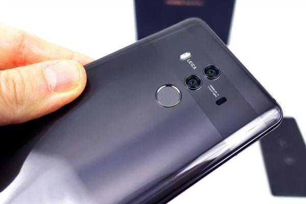 Huawei Mate 10 Pro Unboxing: scoatem din cutie AI-ul întrupat de la Huawei, cu noua generaţie de optică Leica (Video)