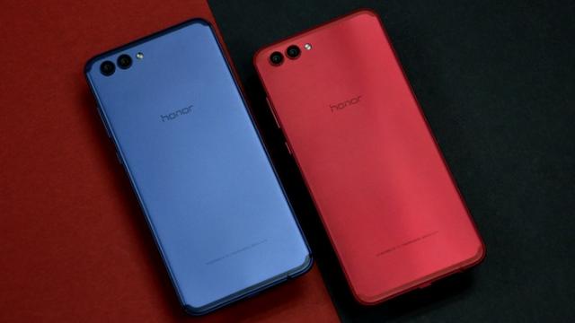 <b>Huawei Honor View 10 debutează oficial, drept varianta internaţională de Honor V10; Vine cu cameră duală, baterie generoasă</b>La finalul lunii noiembrie Huawei lansa telefonul Honor V10, care se dorea a fi un soi de Mate 10 Pro în varianta mai accesibilă. Avea o baterie cu capacitate apropiată, o cameră atractivă şi un preţ pe jumătate cât al lui Mate 10 Pro.