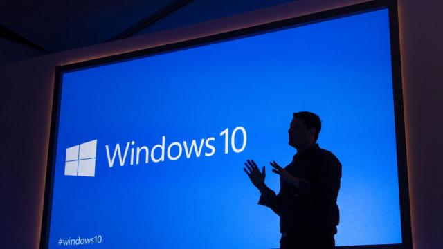 <b>Microsoft lansează Windows 10 on ARM, pe laptopuri ASUS şi HP ce oferă peste 20 de ore de baterie</b>Azi am asistat la un debut istoric al unei variante de Windows şi a unei platforme care ar putea schimba conceptul de laptop pe vecie. E vorba despre Windows on ARM, la care Microsoft a lucrat cu Qualcomm şi care aduce zeci de ore de baterie pe laptopuri.