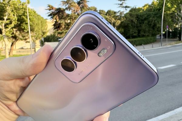 OPPO Reno12 Pro: Acustică cu niscaiva tuning, bas bun, volum la 300%