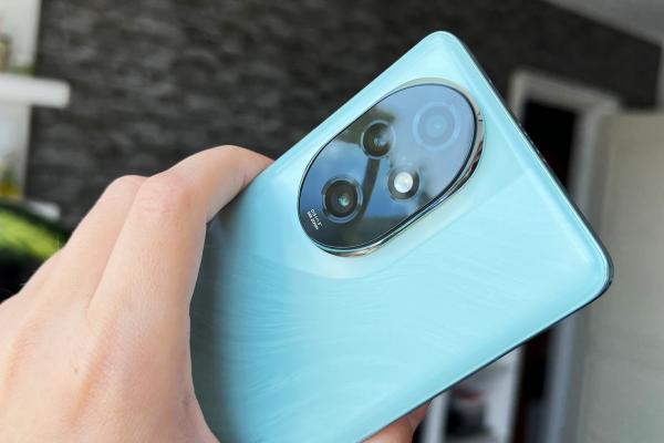 HONOR 200 Pro: Camera ideală pentru portrete artistice, de vedetă, cu plusuri la culori pariziene