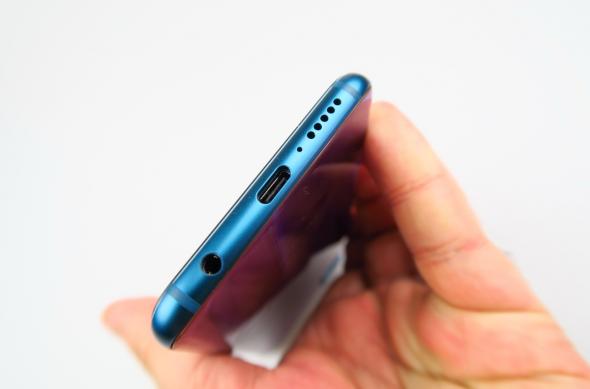 Huawei Honor 10 - Galerie foto Mobilissimo.ro: Huawei-Honor-10_068.JPG