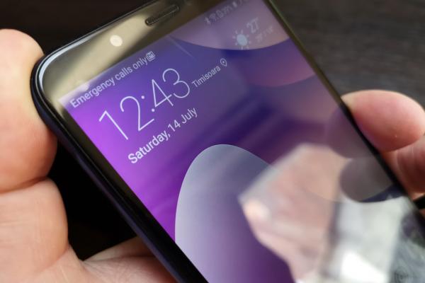 Huawei Y7 Prime (2018): Conectivitate mixtă, de vechi şi nou
