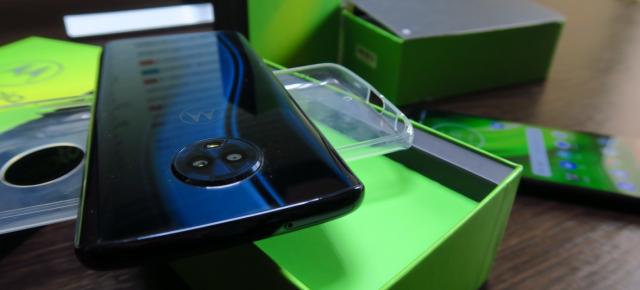 Motorola Moto G6 Unboxing: soluţia mediană din gama G6 e aici, plusând la cameră şi ecran (Video)