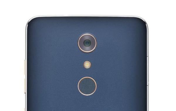 ZTE ZMAX Pro debutează în SUA la un preț de 99 dolari; display FHD de 6 inch, scanner de amprente și port USB Type-C