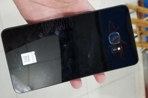 Varianta prototip de Samsung Galaxy Note 7 ce sosea cu display standard, ni se prezintă în imagini reale