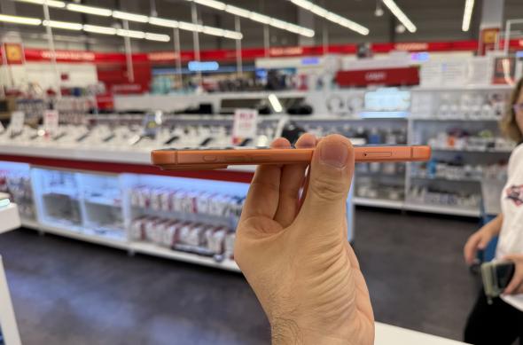 iPhone 17 Pro Max - Fotografii hands-on: Photo 21.09.2025, 15 13 15.jpg