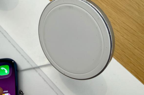 iPhone 17, iPhone 17 Pro - Scratchgate: scratchgate-MagSafe-charger.jpeg