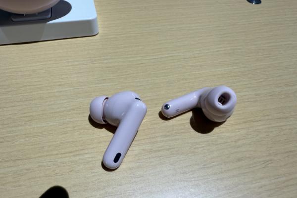 Huawei FreeBuds 7i - Fotografii hands-on