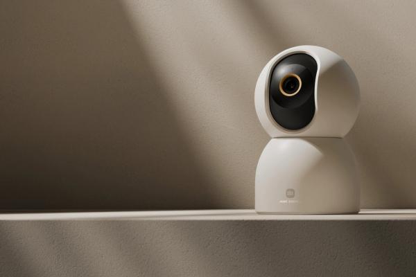 Xiaomi Smart Camera C701 a debutat în România! Cameră inteligentă 4K, cu AI integrat, Night Vision și alerte personalizate