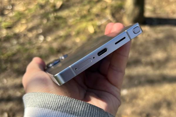 Samsung trece de 45W ca putere de încărcare pe Galaxy S26 Ultra; la ce nivel ajungem?