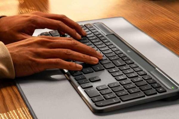Logitech Signature Slim Solar+ K980