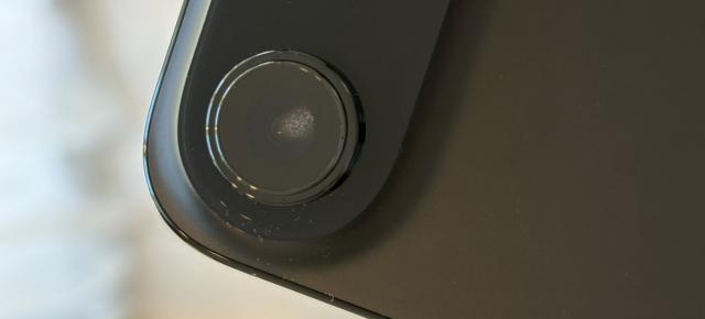iPhone Air are probleme neașteptate: condens în camera foto