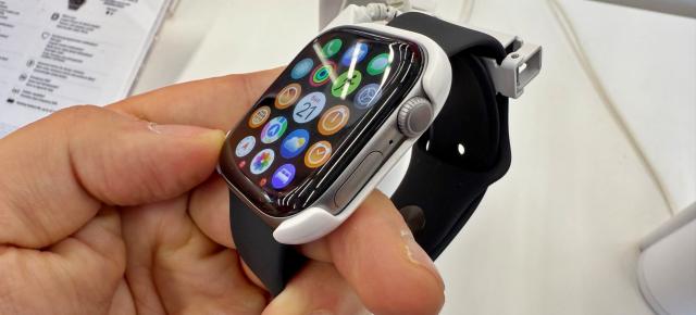 Am pus mâna pe Apple Watch Series 11, ceas cu 5G, prevenţia hipertensiunii şi ecran mai bine protejat