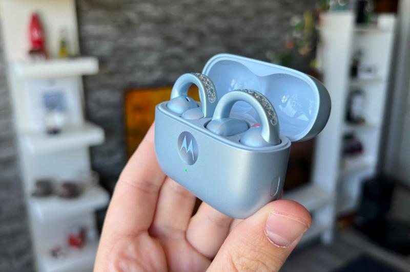 Motorola buds Loop Swarovski - Design: Moto-Buds-Loop-Swarovski_007.jpg