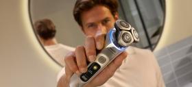 E LUNI e AMAZON: Philips Razor i9000 Prestige Ultra cu stație de curățare, senzor de presiune și trusă de călătorie, ras uscat și umed, autonomie 60 min