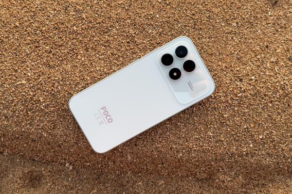 Video hands-on POCO F8 Pro: Flagship killer-ul e aici, cu procesor Snapdragon 8 Elite, acustică Bose, design premium și ecran AMOLED 12-bit