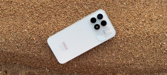 Video hands-on POCO F8 Pro: Flagship killer-ul e aici, cu procesor Snapdragon 8 Elite, acustică Bose, design premium și ecran AMOLED 12-bit