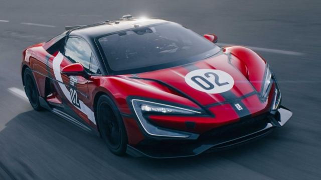 <b>BYD dezvăluie supermașina supremă: 3000 de cai putere pentru Yangwan U9 Extreme, aproape 500 km/h viteză (video)</b>După o perioadă de teasing, cei de la BYD au dezvăluit supermașina la care au tot lucrat în ultimii ani. E vorba despre modelul Yangwang U9 Xtreme, care vine cu 3000 de cai putere și e gândită pentru cele mai dificile circuite de curse de pe Terra.