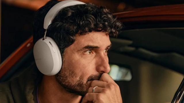 <b>RESIGILATUL ZILEI #111: Căști Sonos Ace cu ANC de top, Dolby Atmos și Spatial Audio; sunet premium, confort excelent și autonomie de 30h</b>Suntem la episodul #111 din seria „RESIGILATUL ZILEI”, unde aducem în față acele produse care oferă tehnologie de top la prețuri considerabil mai mici decât valoarea de raft. Azi am găsit o pereche de căști care joacă fără rușine în liga premium 