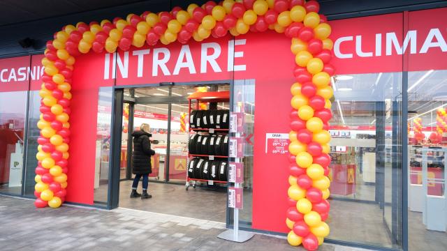 <b>Altex deschide un magazin în Odorheiu Secuiesc; Este al treilea din județul Harghita</b>Altex a deschis pe 27 noiembrie un nou magazin fizic în Odorheiu Secuiesc, extinzând astfel prezența în județul Harghita, unde acesta devine al treilea punct de vânzare activ. Magazinul este localizat în Riverside Retail Park, pe strada Sportului nr. 4