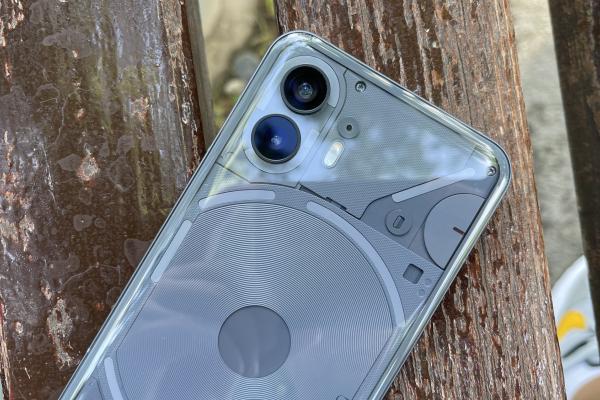 Nothing Phone (2): O cameră duală care îți satisface nevoile foto/video, dar se ridică oare la nivel de flagship?