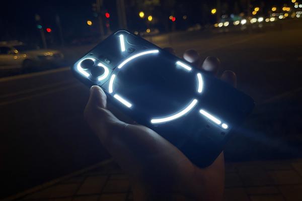 Nothing Phone (2): Noua interfață Nothing OS 2.0 oferă funcții proaspete, multă customizare pentru interfața Glyph