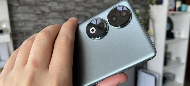 Honor 100 Pro va debuta prin noiembrie, cu senzori foto cu rezoluţie mare