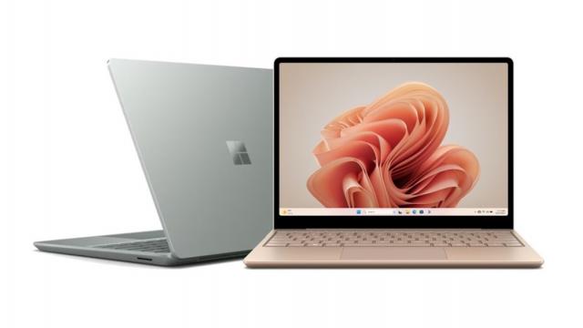 <b>Microsoft Surface Laptop Go 3 dezvăluit: laptop cu ecran de 12.4 inch, procesor Core i5 Gen 12</b>Microsoft a ţinut evenimentul sau clasic Surface de toamnă ceva mai devreme decât de obicei, pe 21 septembrie. Cu această ocazie am văzut un laptop performante Surface Studio 2, tableta de buget Surface Go 4, dar şi laptopul midrange Surface Laptop Go 3