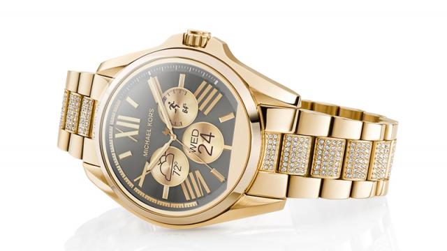 <b>Smartwatch-urile Michael Kors Access sunt acum disponibile comercial la un preț de 350 dolari</b>La câteva luni bune de la anunțul din martie, iată că smartwatch-urile Michael Kors Access sunt acum disponibile comercial în 18 țări din lume. Avem de-a face cu două modele cu display de 1.4 inch ce rulează sistemul de operare Android Wear și care pot fi