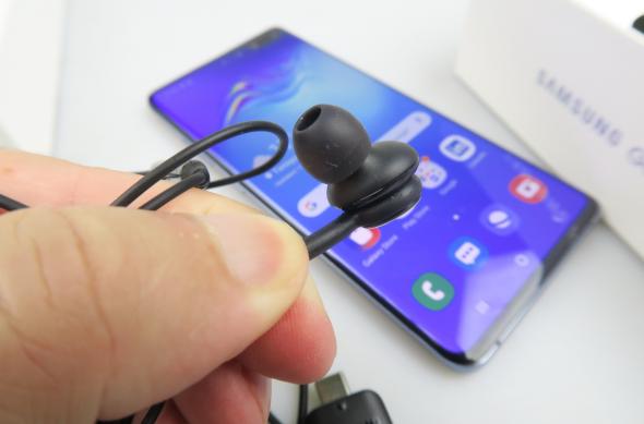 Samsung Galaxy S10 5G, căști AKG: Samsung-Galaxy-S10-5G_132.jpg