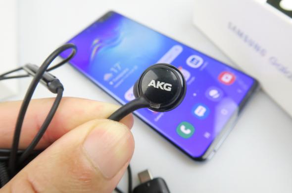 Samsung Galaxy S10 5G, căști AKG: Samsung-Galaxy-S10-5G_131.jpg
