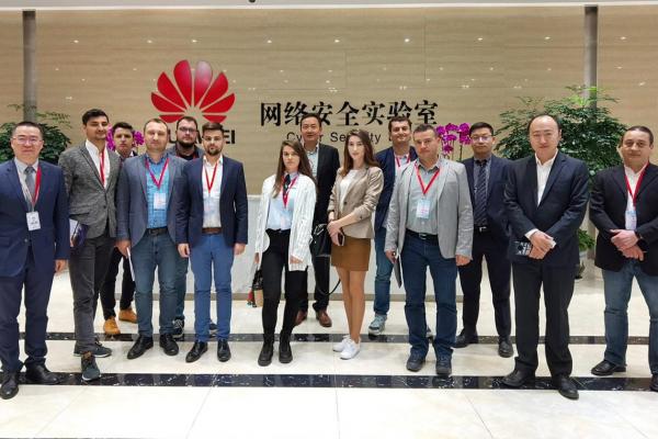 Cum e Huawei la ea acasă, China văzută din interior; Perspective, obstacole și tehnologie ce se transferă greu în Europa
