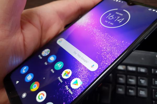 Motorola One Macro: Benchmark-uri apropiate de Xiaomi Mi-uri şi Redmi-uri accesibile