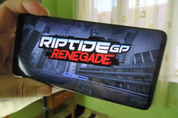 Samsung Galaxy S10 5G: Benchmark-uri între Galaxy S10 şi Note 10+