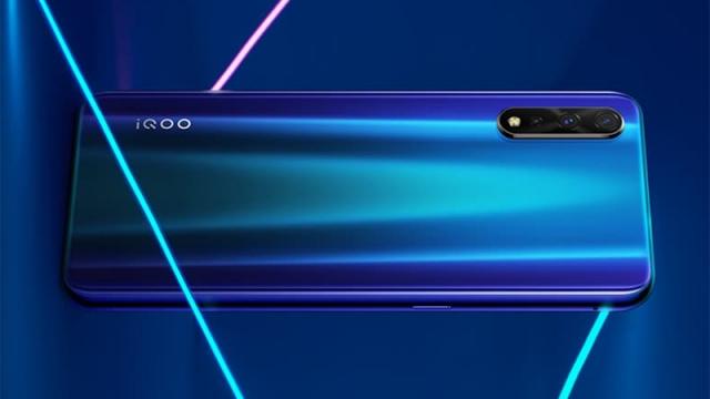 <b>Vivo iQOO Neo 855 Racing Edition debutează oficial și aduce CPU SD855+, baterie de 4500 mAh - totul la 330 euro</b>Din partea celor de la Vivo sosește astăzi un nou flagship echipat cu procesor Snapdragon 855+, model intitulat iQOO Neo 855 Racing Edition. Vine în completarea seriei Neo și în cazul în care nu știați